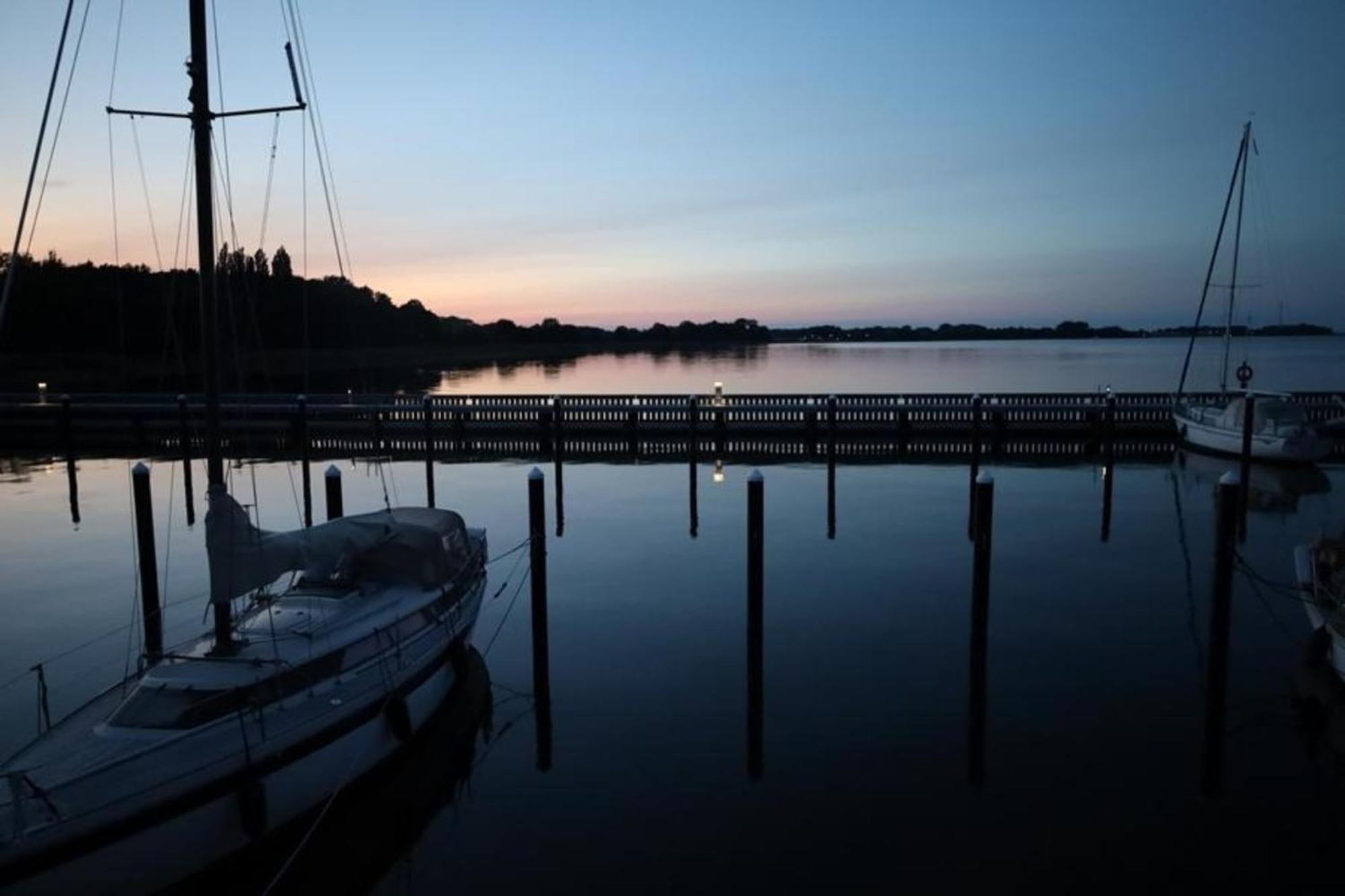 Hausboot Liliput Hotel Stralsund Exterior photo