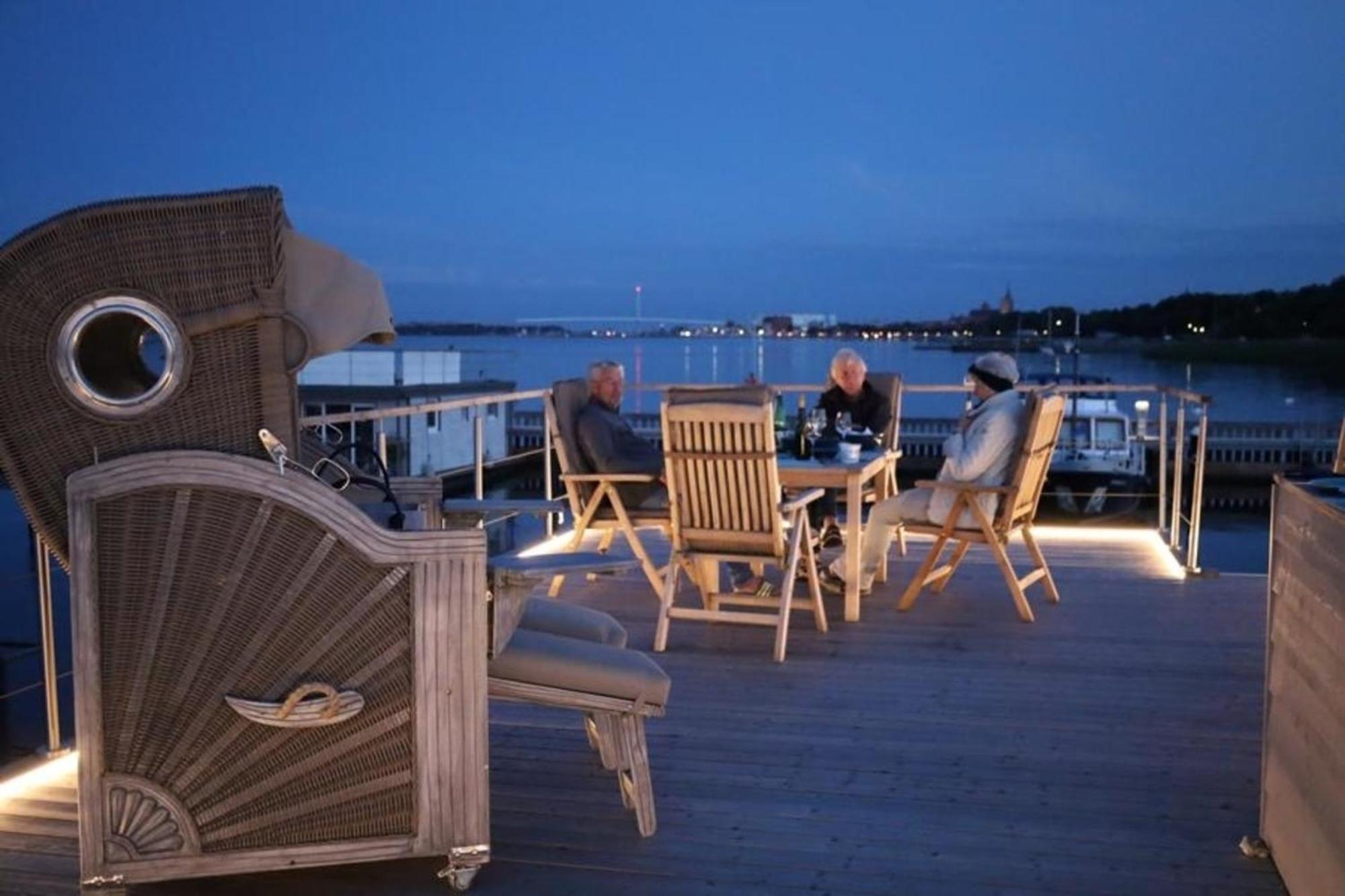 Hausboot Liliput Hotel Stralsund Exterior photo
