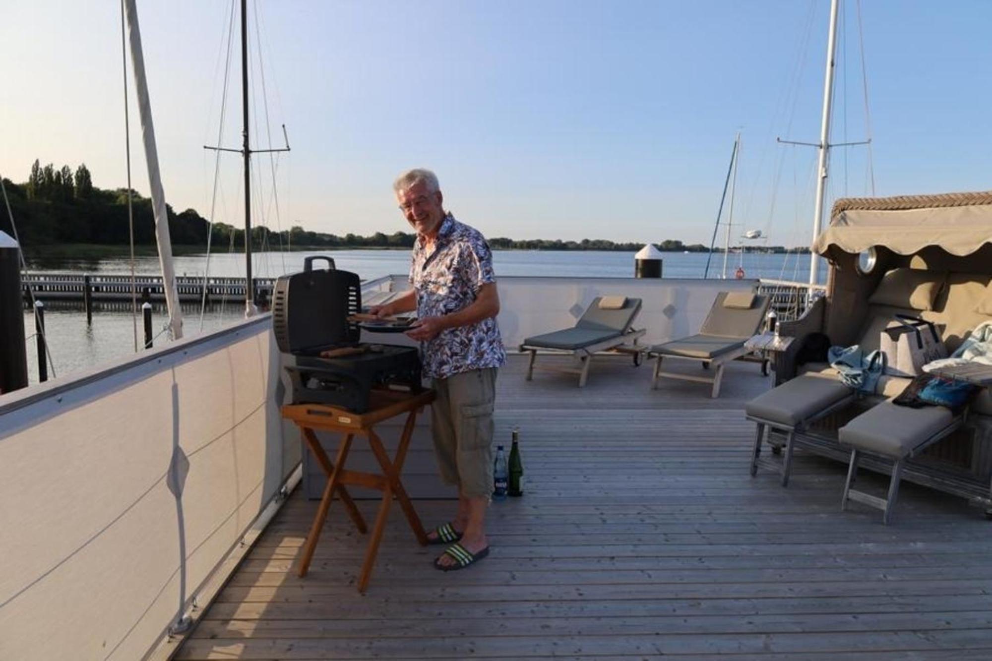 Hausboot Liliput Hotel Stralsund Exterior photo